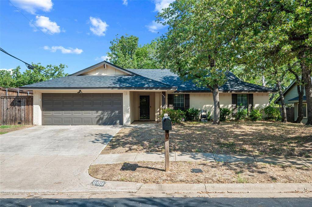608 Ridgewood Circle, Hurst, TX 76054