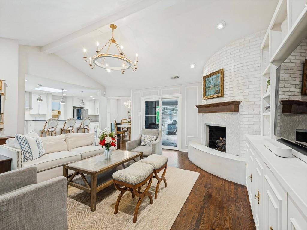 9049 Maguires Bridge Drive, Dallas, TX 75231