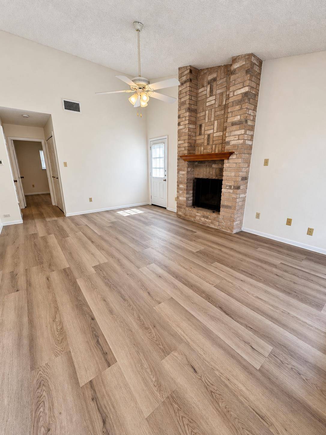 607 Rollingway DR #A, Round Rock, TX 78681