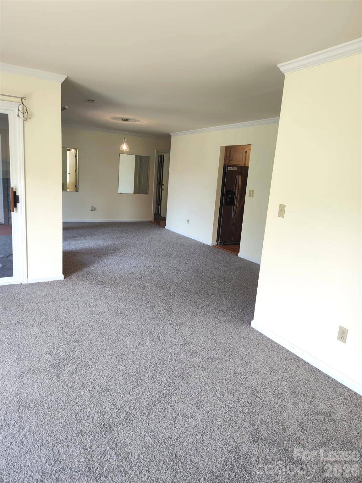 111 Bluffview LN, Flat Rock, NC 28731