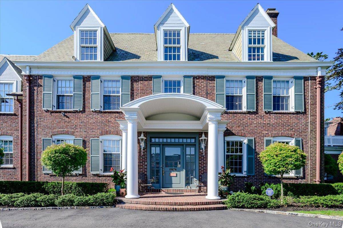 115 Cedar AVE, Hewlett, NY 11557