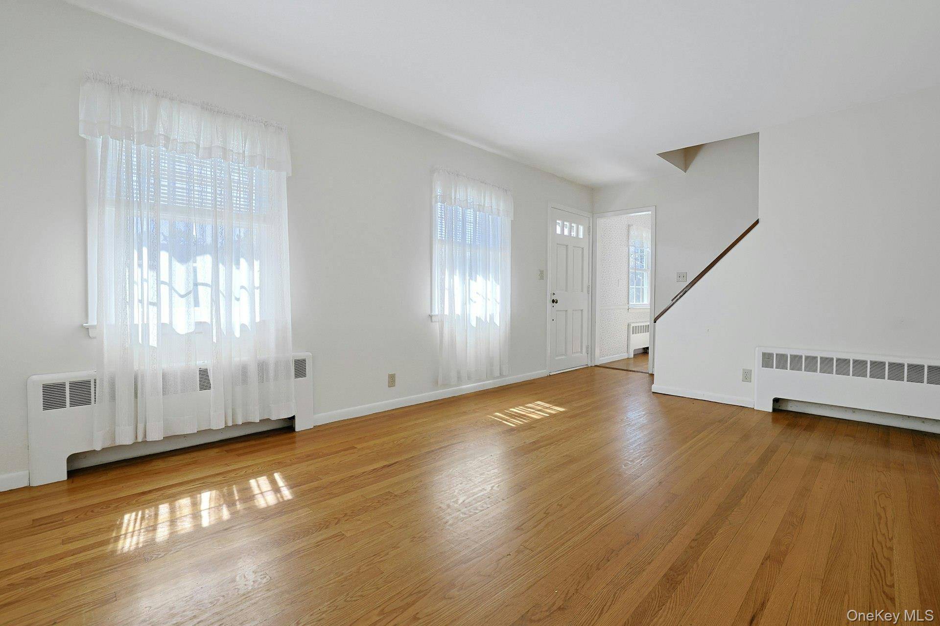21 Elm ST, Valhalla, NY 10595