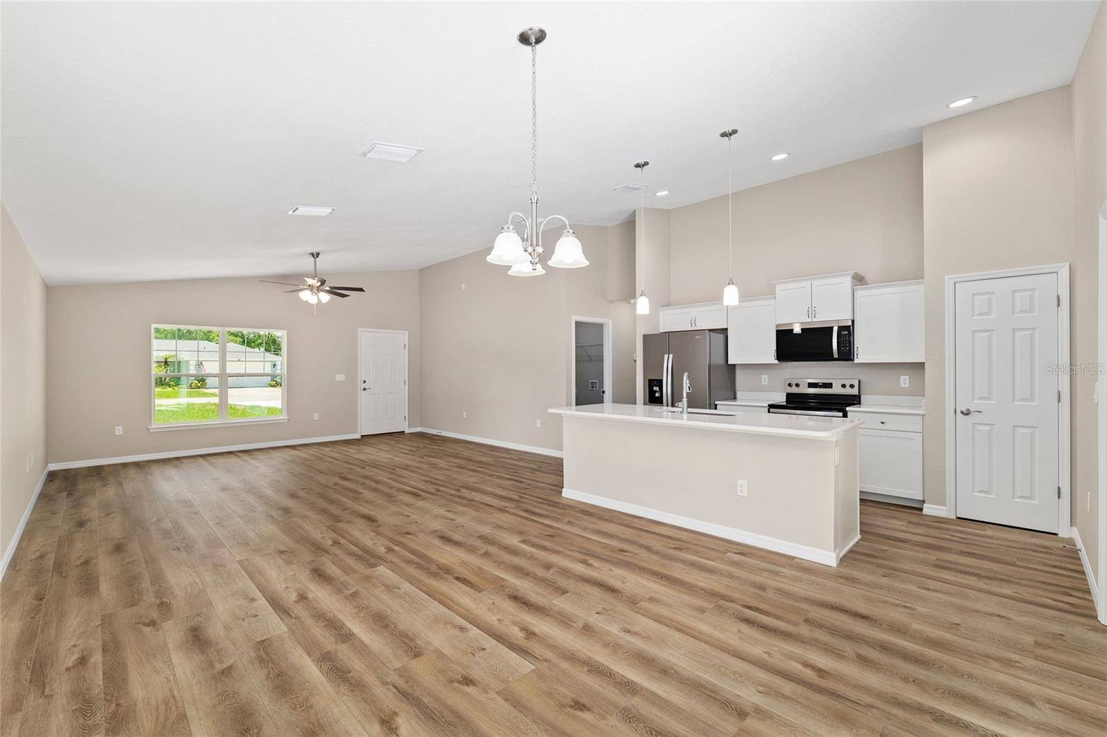7736 N MANVILLE RD, Citrus Springs, FL 34434