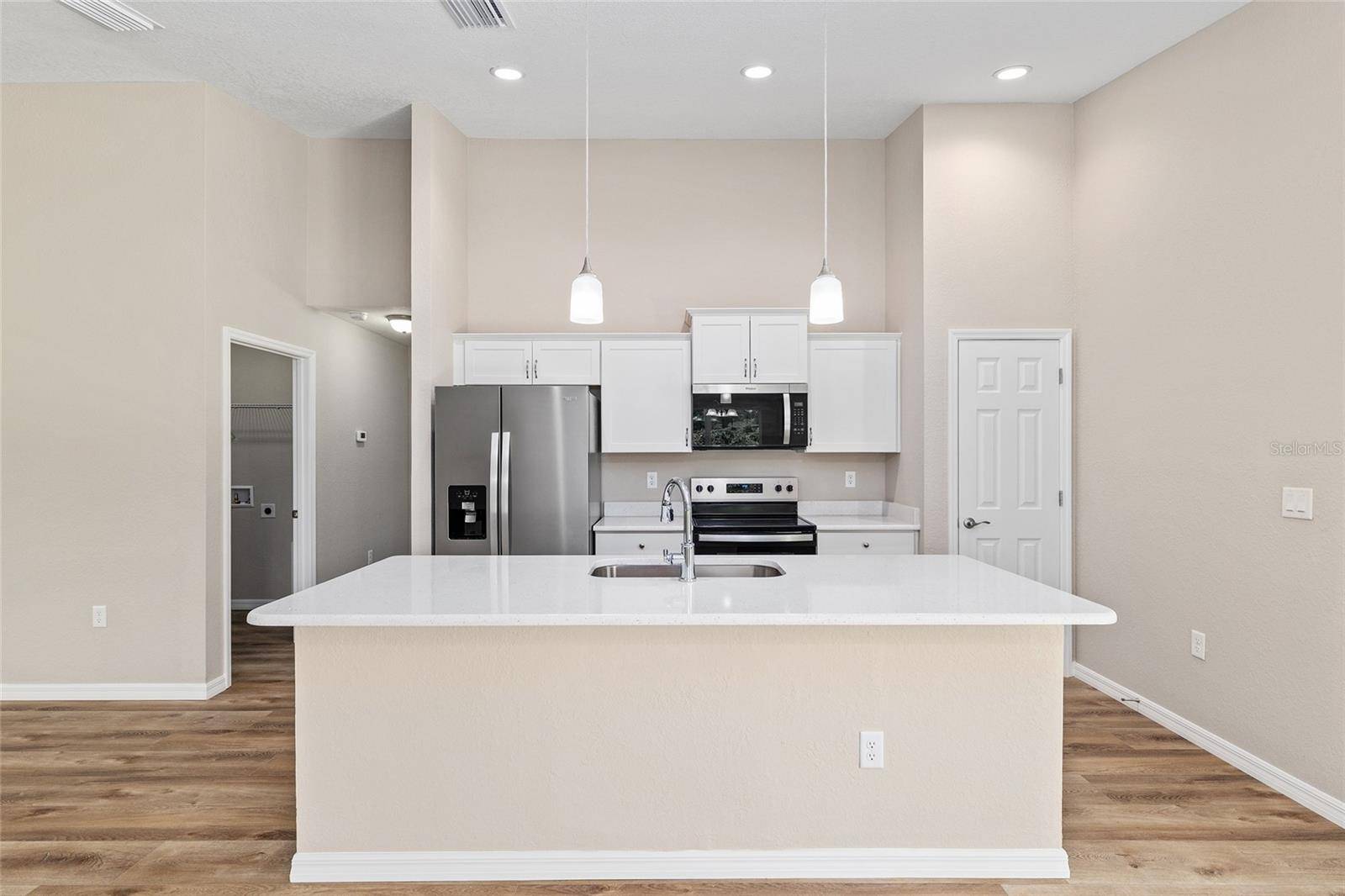 7736 N MANVILLE RD, Citrus Springs, FL 34434