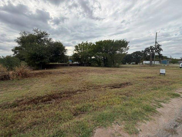 800 S Parkway Drive, Alvarado, TX 76009