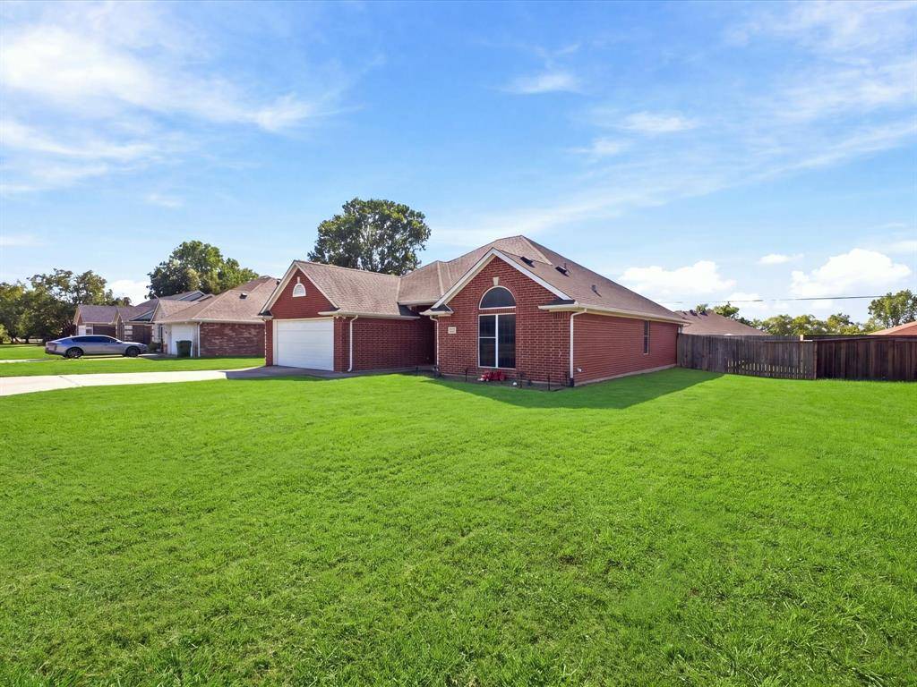 928 Calder Street, Howe, TX 75459