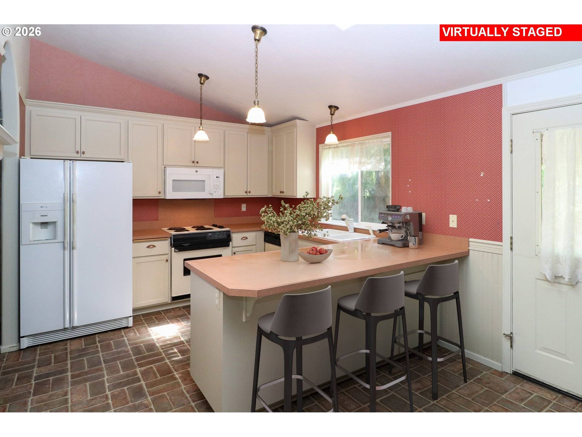 631 NICHOLAS DR, Springfield, OR 97477