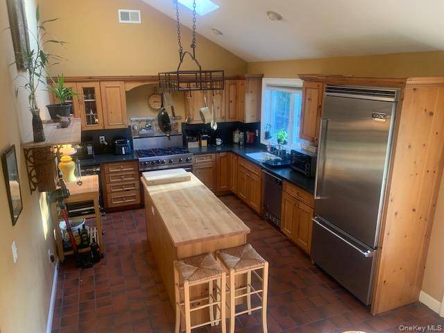 39 Moran WAY, Hopewell Junction, NY 12533