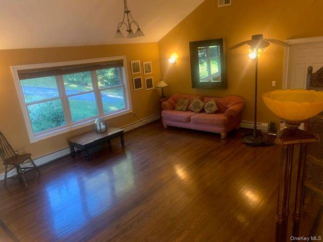 39 Moran WAY, Hopewell Junction, NY 12533