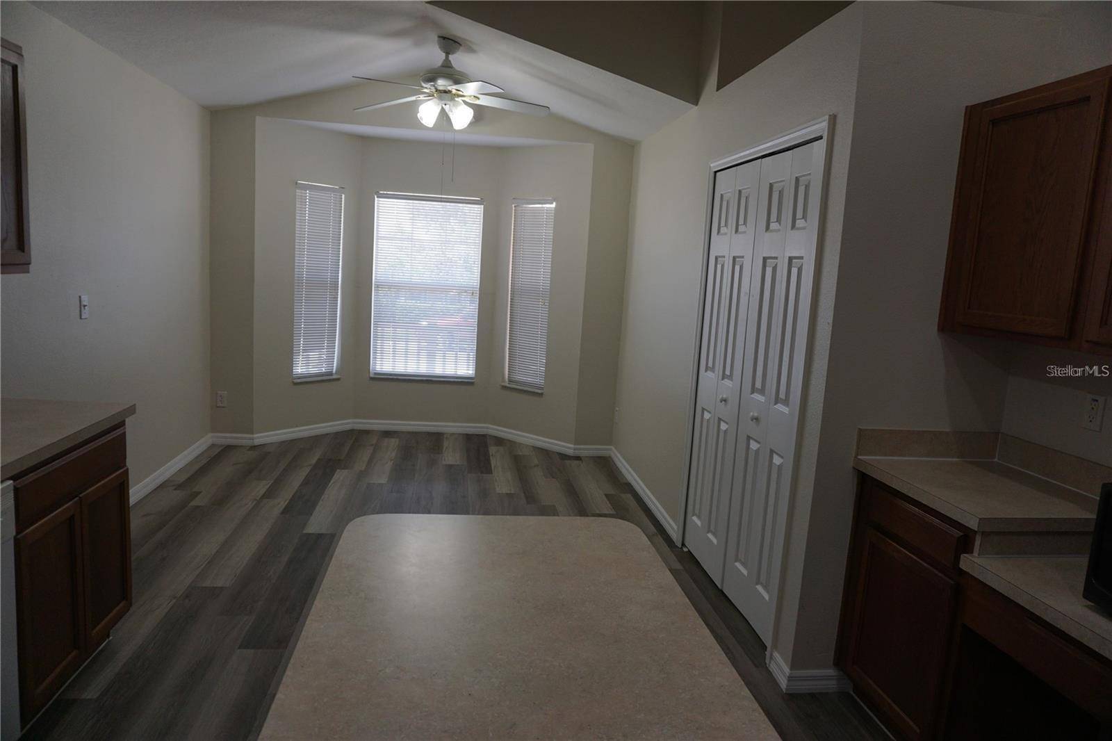 1084 BLUEGRASS DR, Groveland, FL 34736