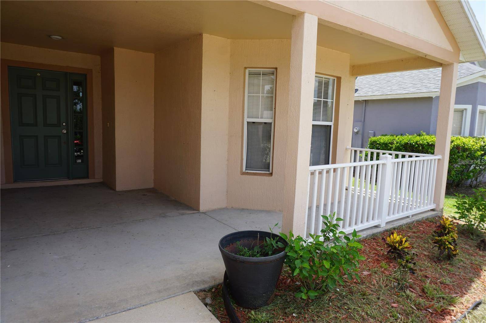 1084 BLUEGRASS DR, Groveland, FL 34736
