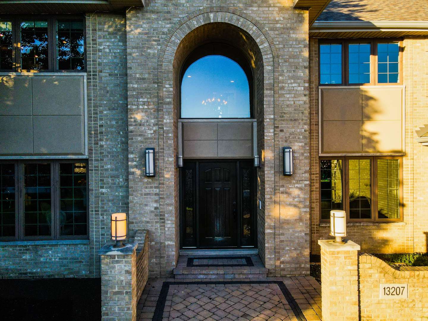 13207 HUNT MASTER LN, Lemont, IL 60439