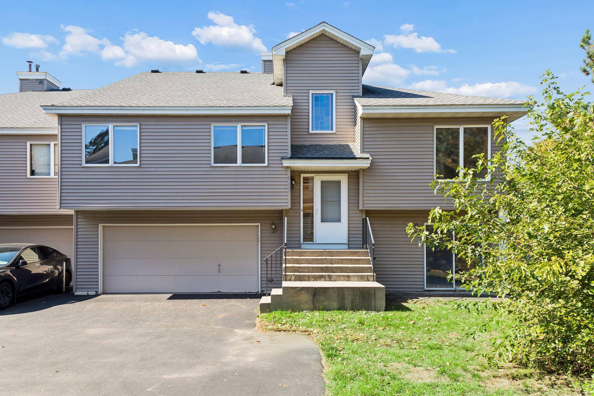 7886 72nd ST S, Cottage Grove, MN 55016