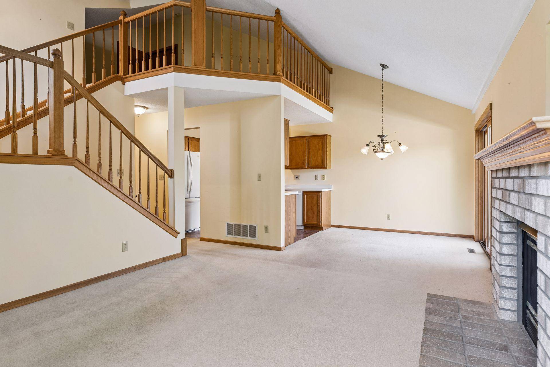 7886 72nd ST S, Cottage Grove, MN 55016