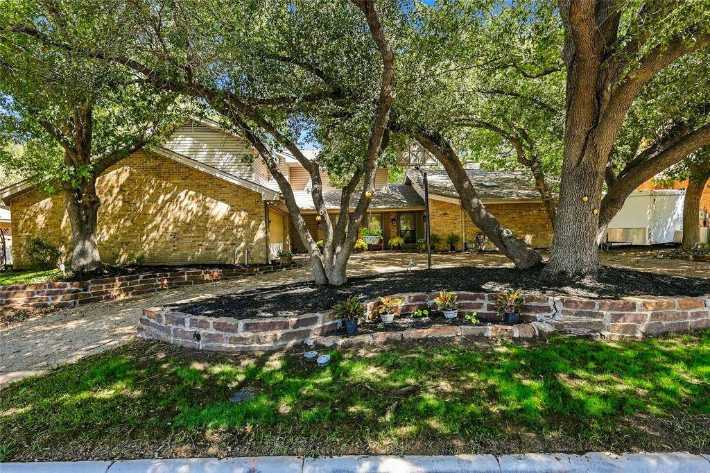 707 Findlay Drive, Arlington, TX 76012