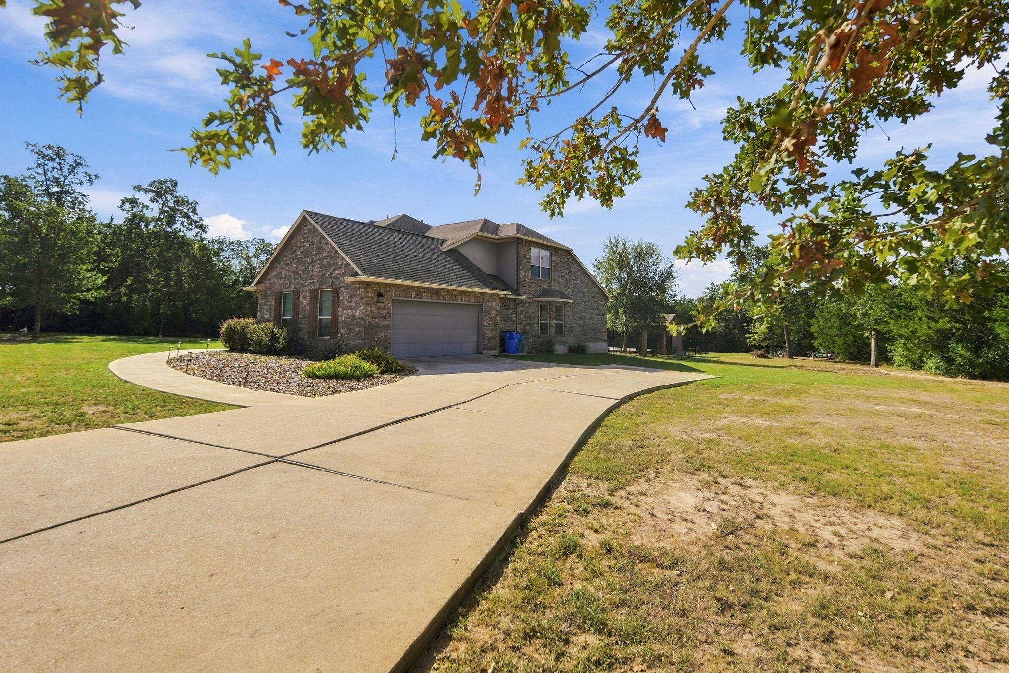 245 Chisholm TRL, Bastrop, TX 78602