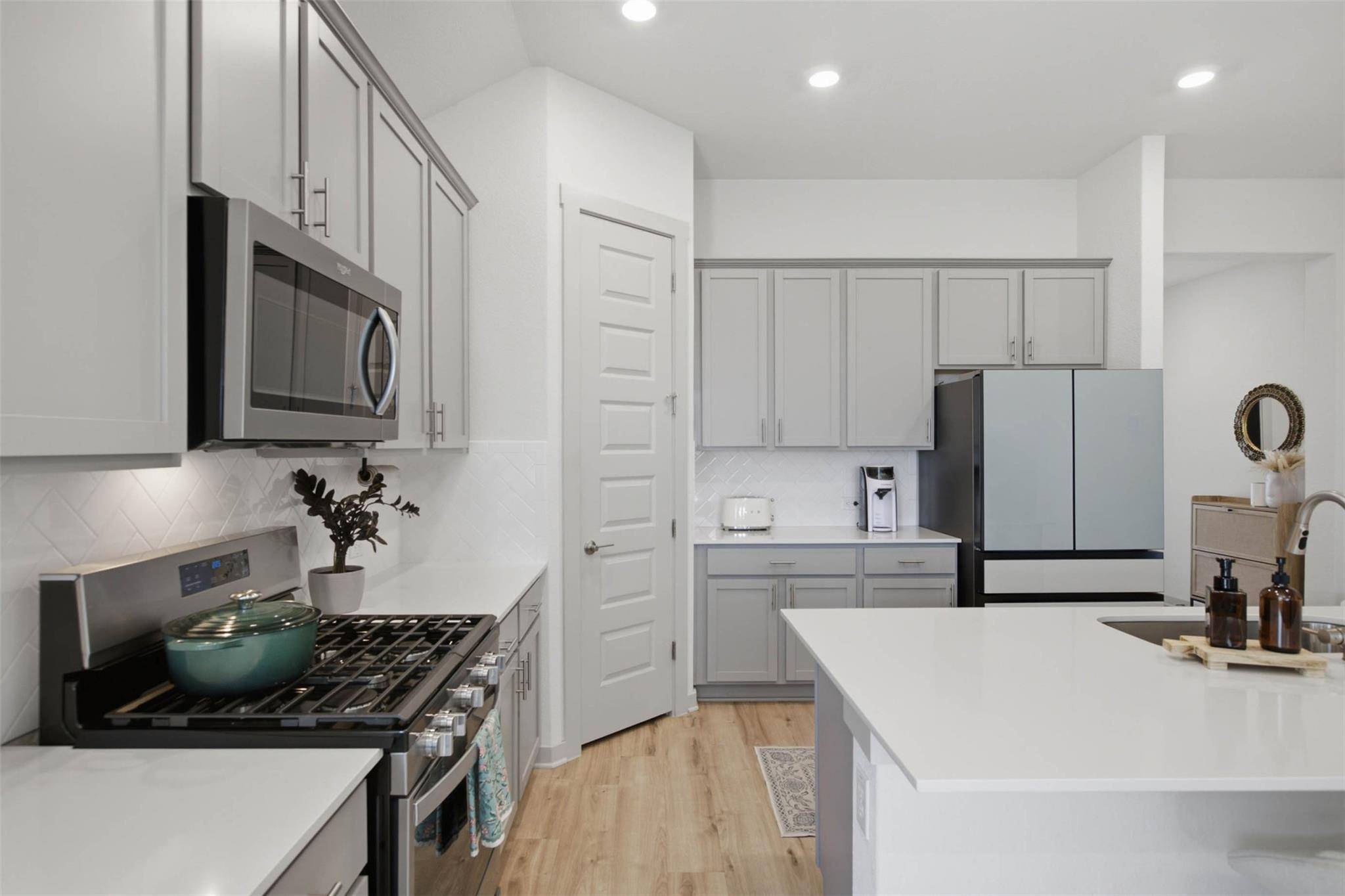 1636a Flying Horseshoe BND, Georgetown, TX 78628