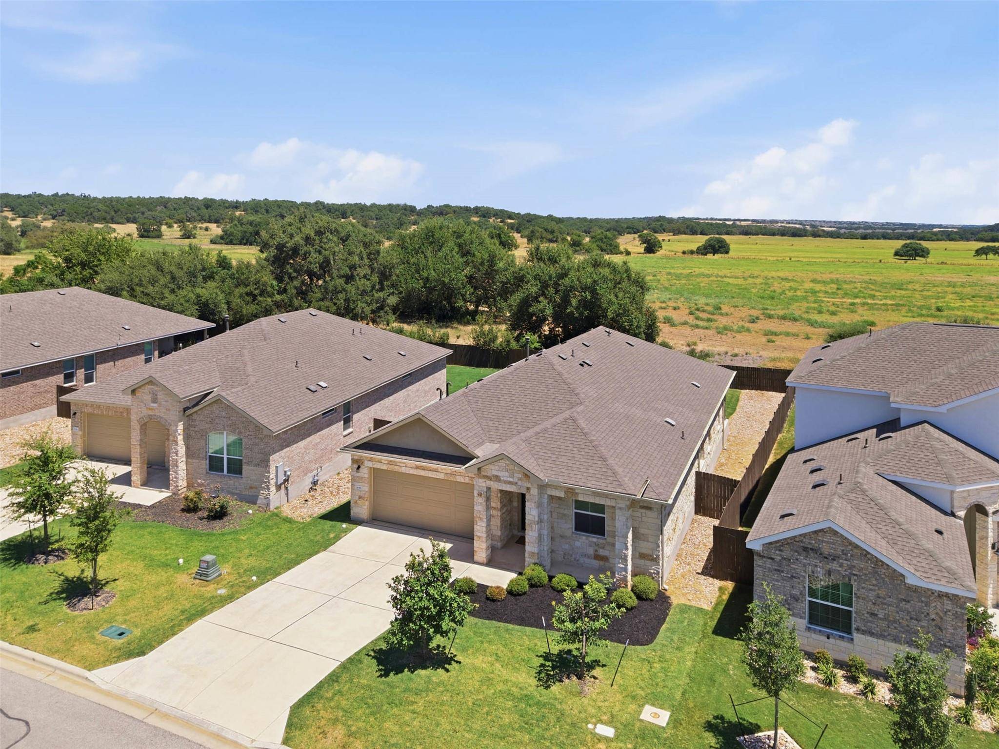 1636a Flying Horseshoe BND, Georgetown, TX 78628