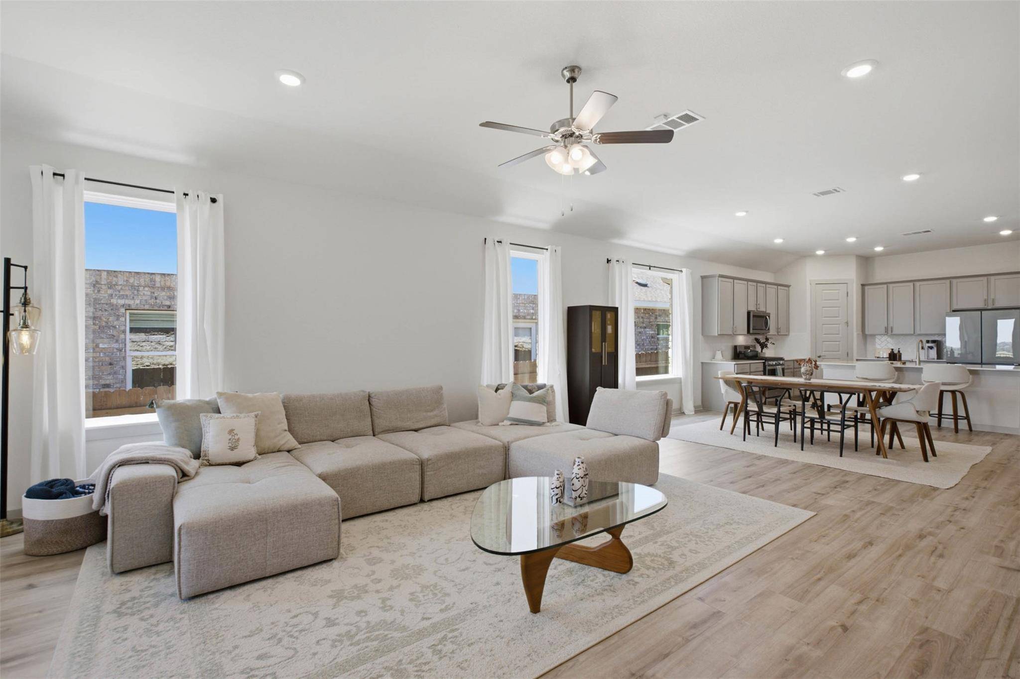 1636a Flying Horseshoe BND, Georgetown, TX 78628
