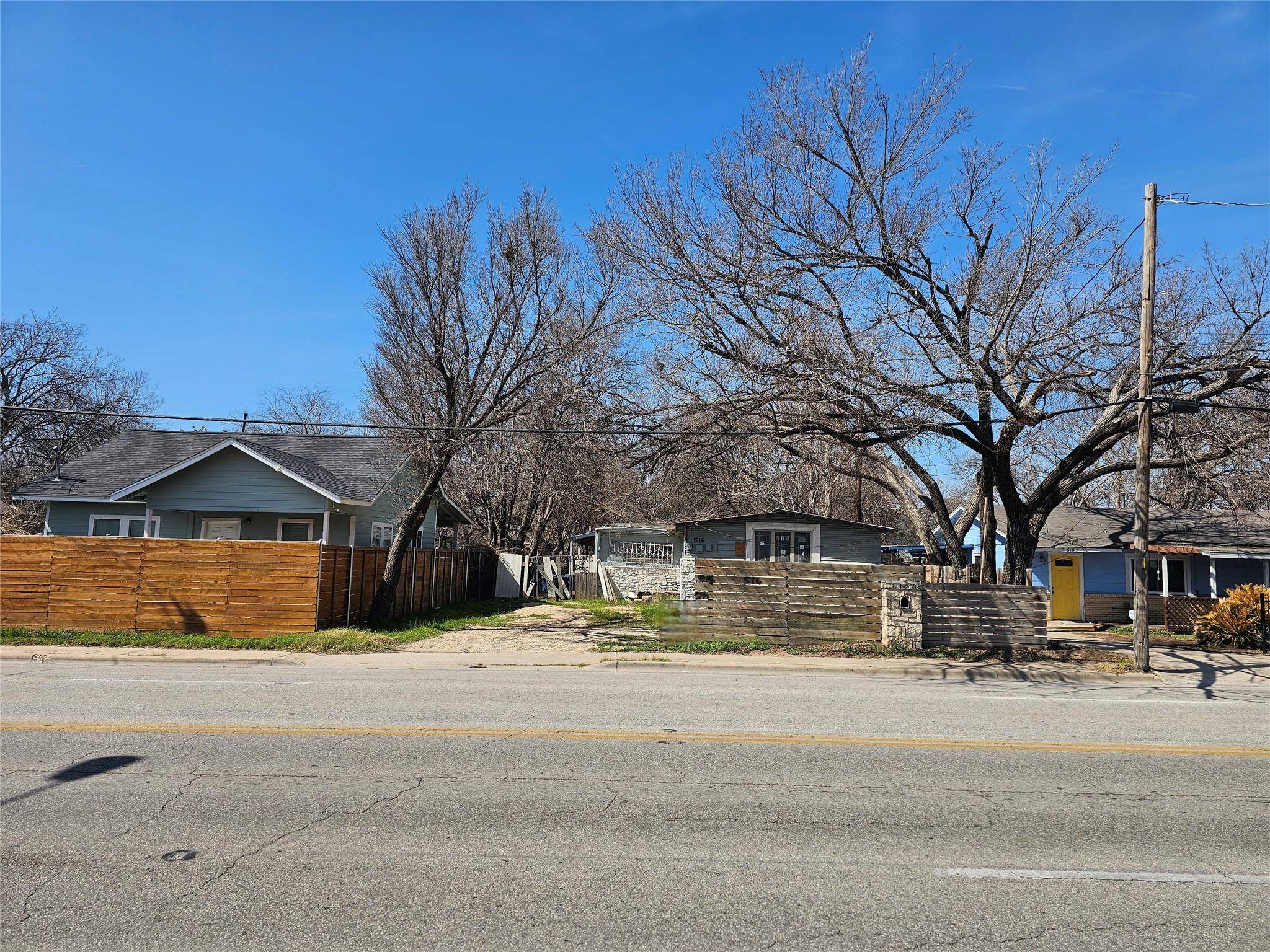 516 Montopolis DR, Austin, TX 78741