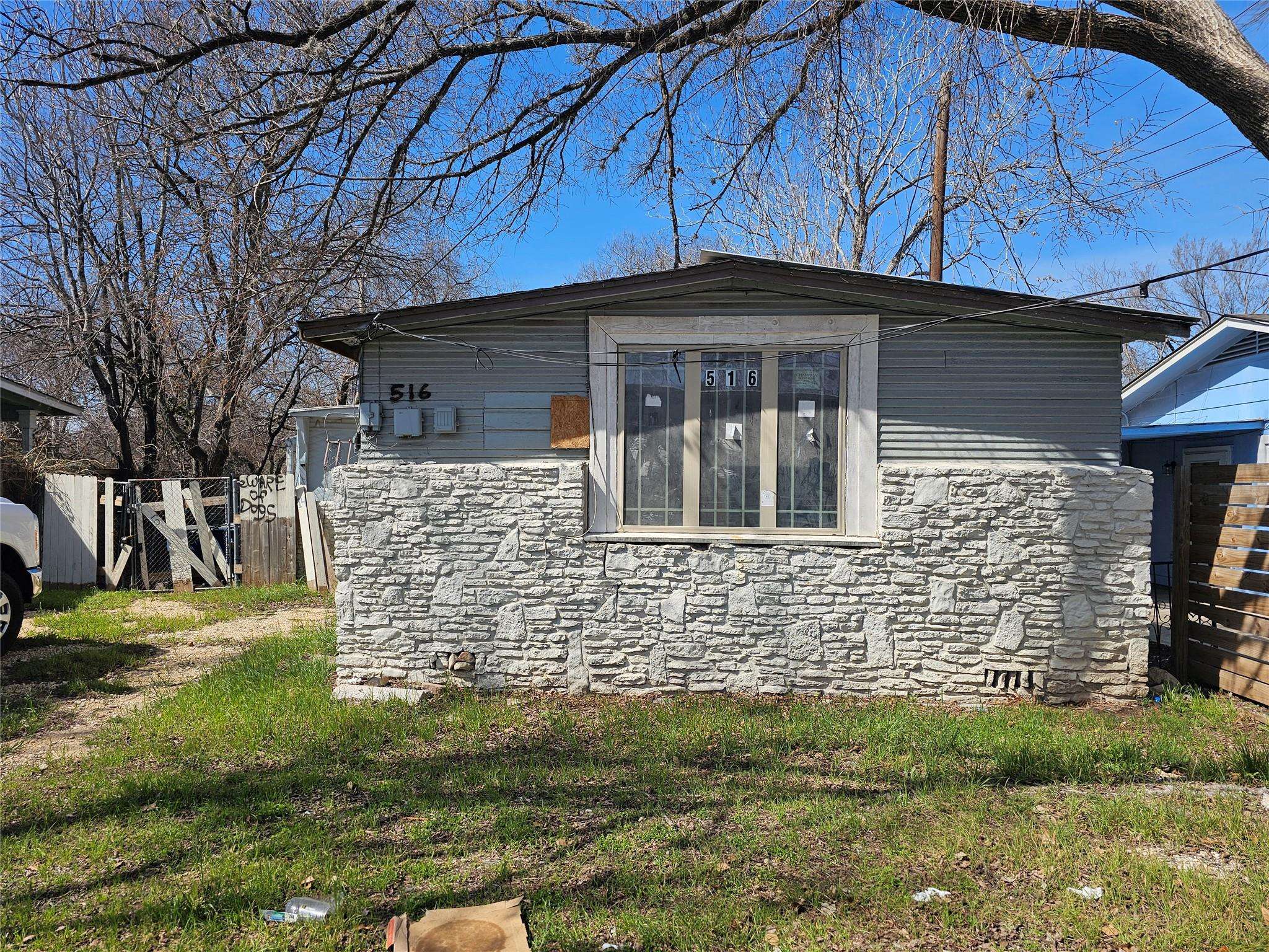 516 Montopolis DR, Austin, TX 78741
