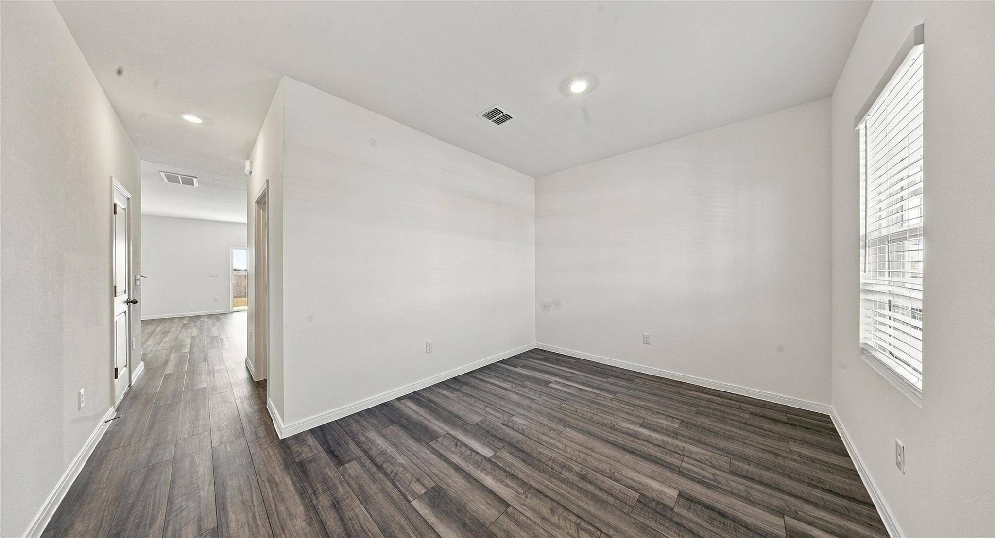 329 Sieders ST, Taylor, TX 76574