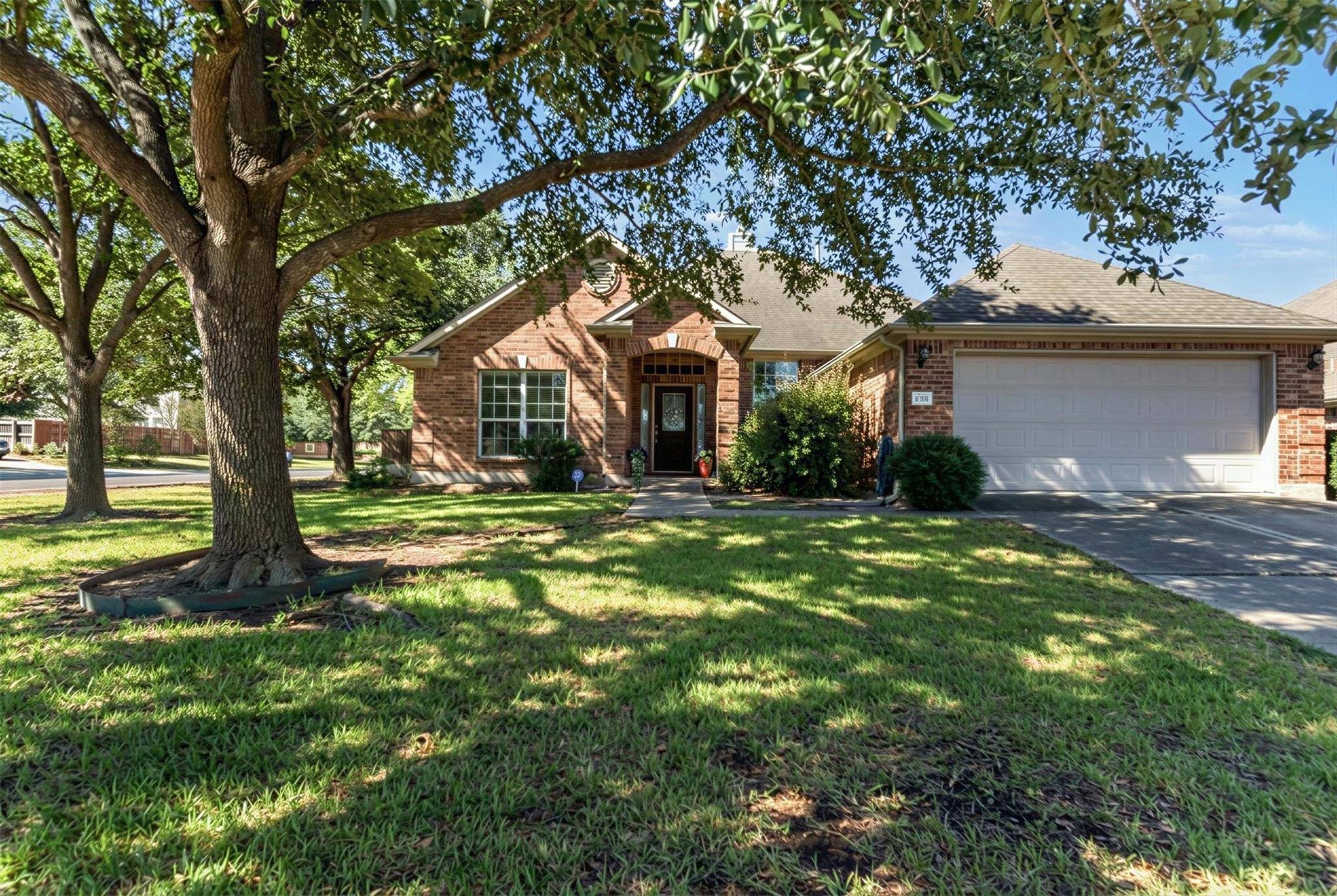 125 Amber Ash DR, Kyle, TX 78640