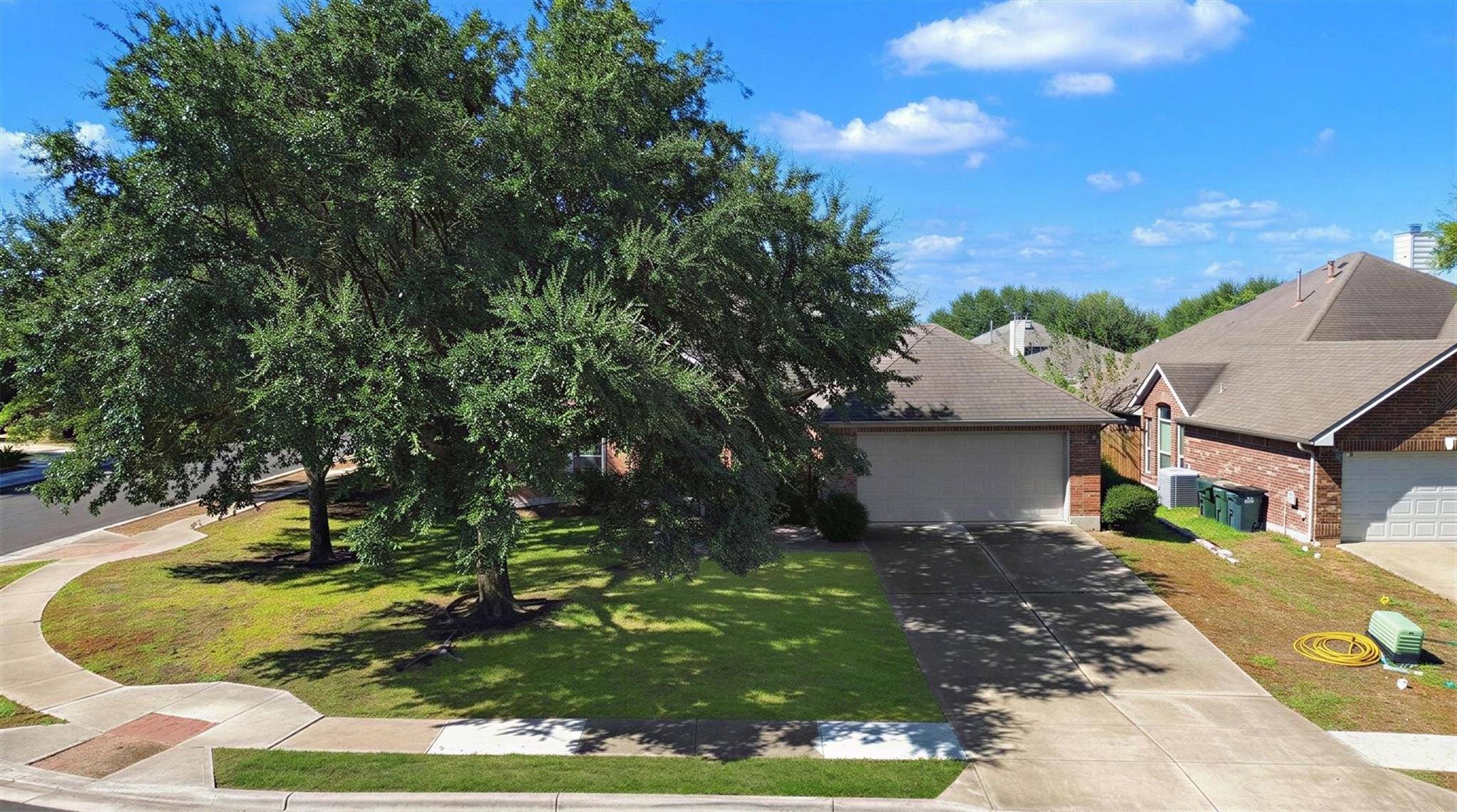 125 Amber Ash DR, Kyle, TX 78640