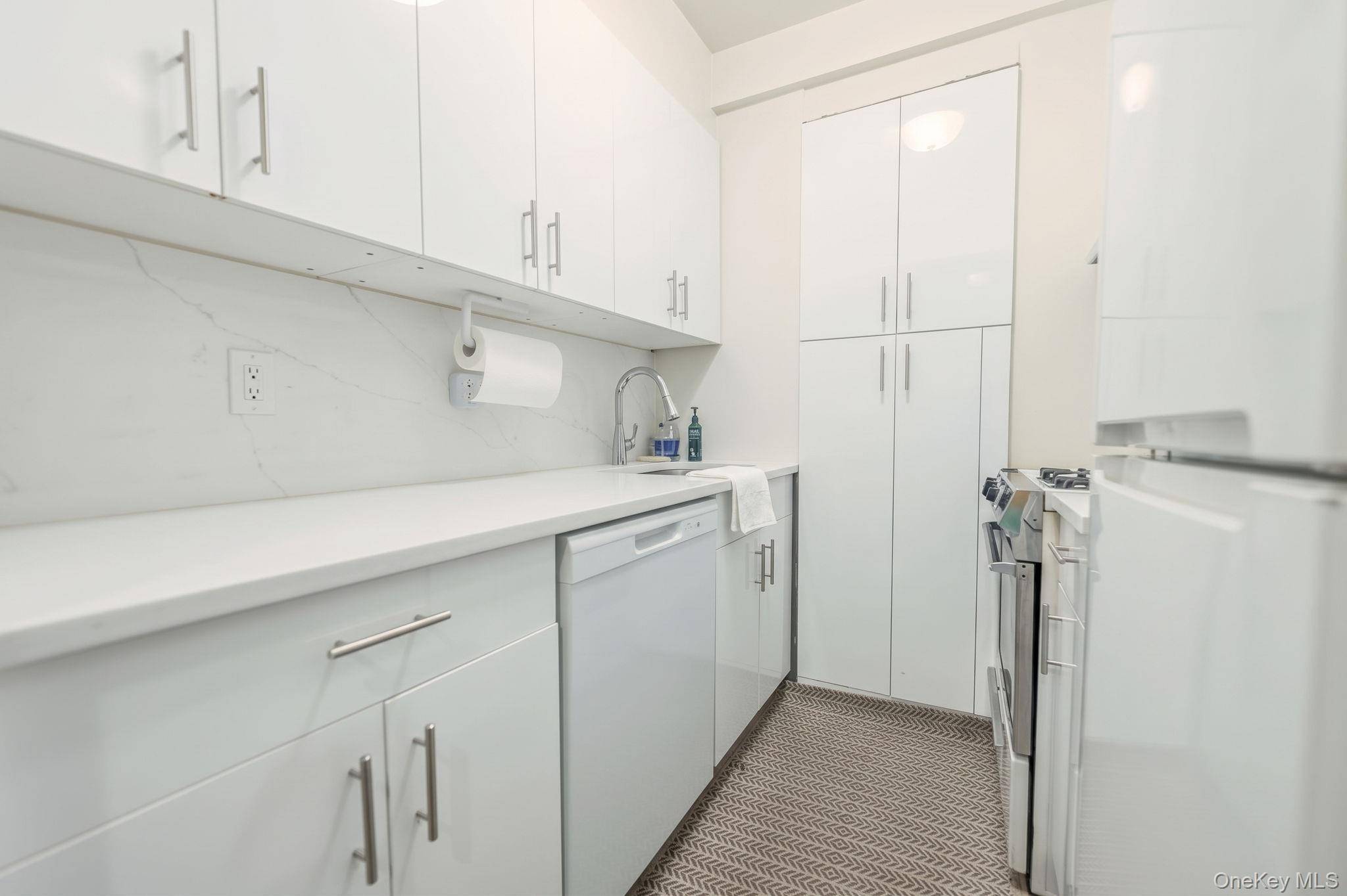 141 E 55th ST #4H, New York (manhattan), NY 10022
