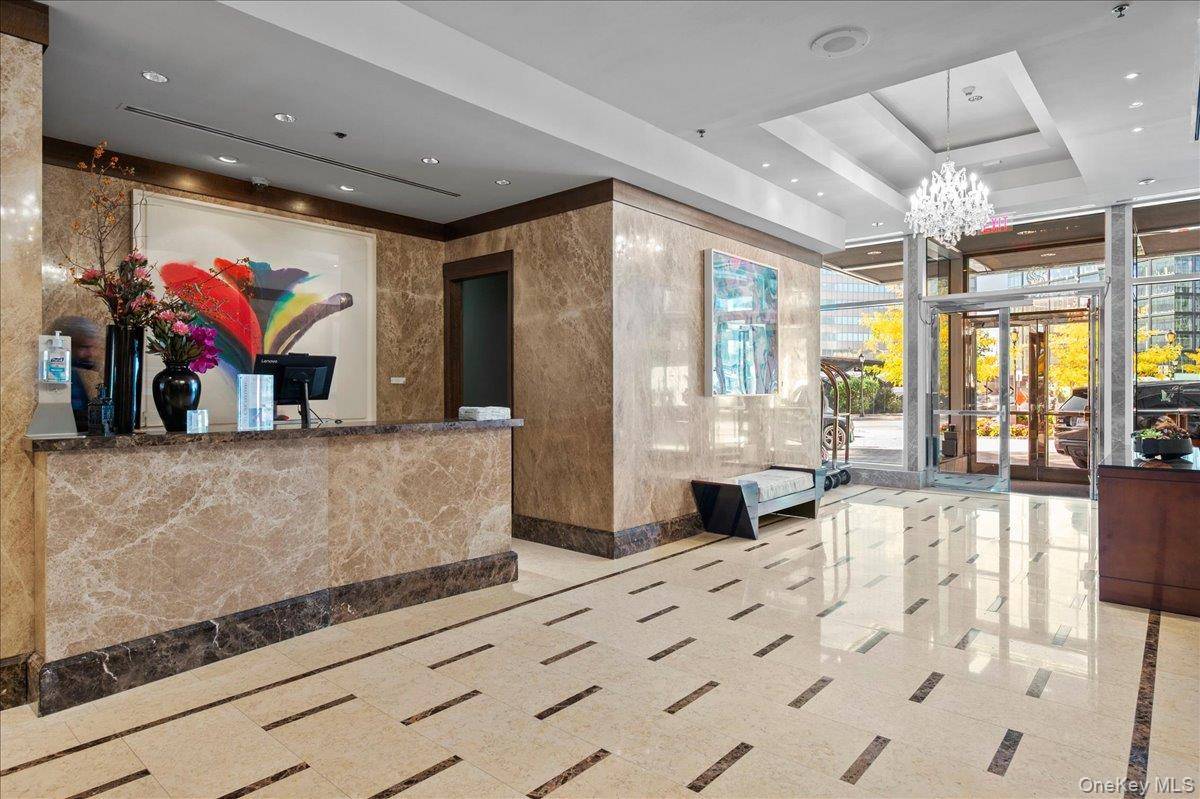 1 Renaissance SQ #23C, White Plains, NY 10601