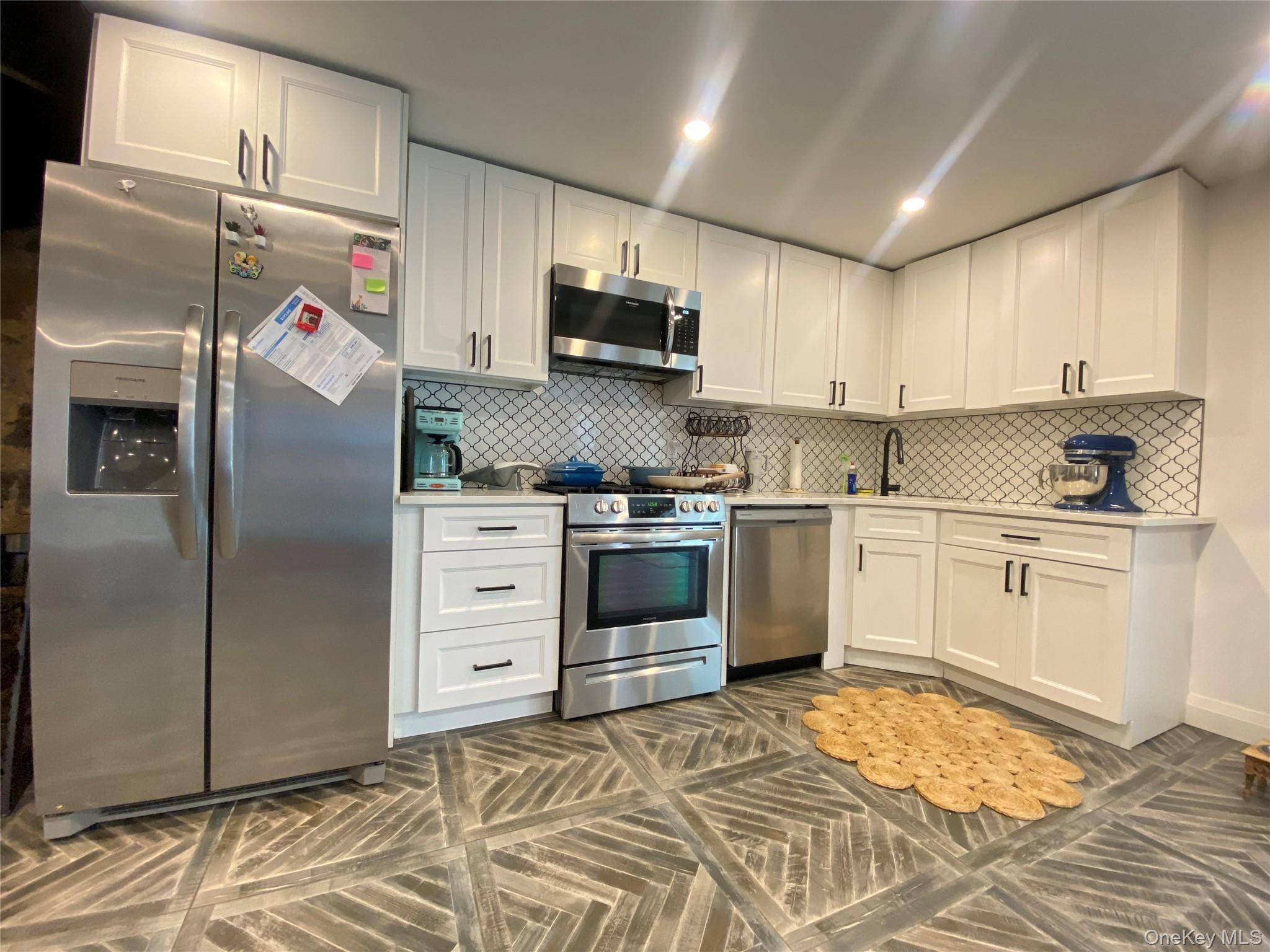 4112 20th AVE, Astoria, NY 11105