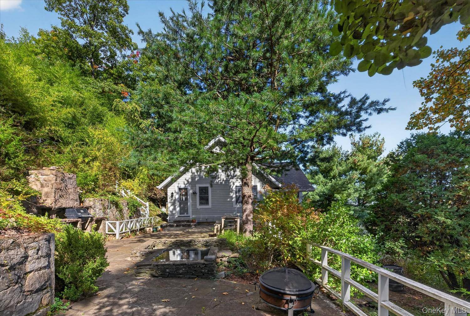 79 Tanglewylde RD, Lake Peekskill, NY 10537