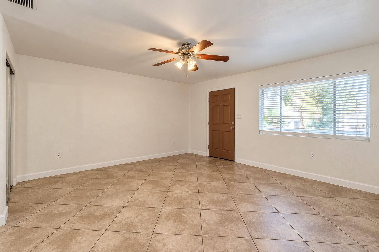 102 S PENINSULA DR #100, Daytona Beach, FL 32118