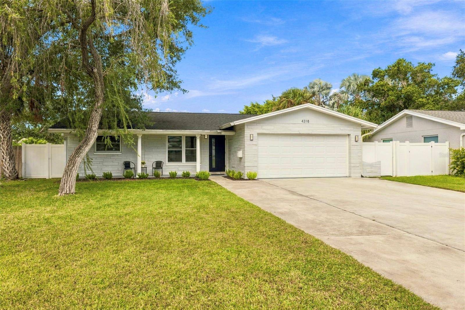 4318 HELENA ST NE, St Petersburg, FL 33703