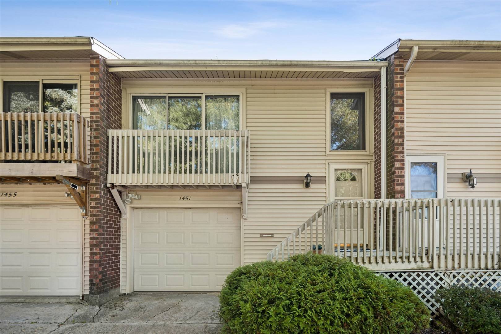 1451 Elder DR, Aurora, IL 60506