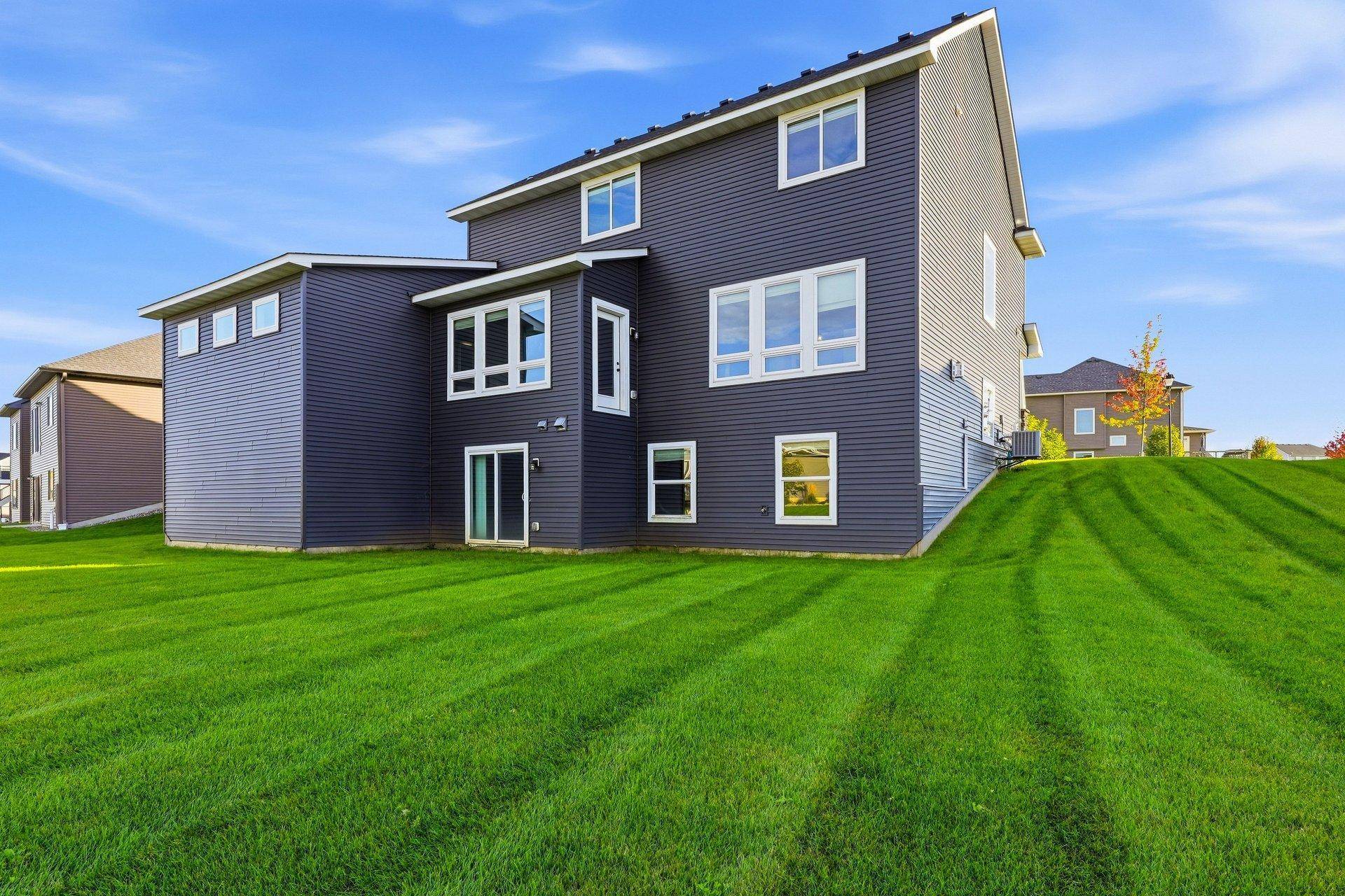 8212 198th ST W, Lakeville, MN 55044
