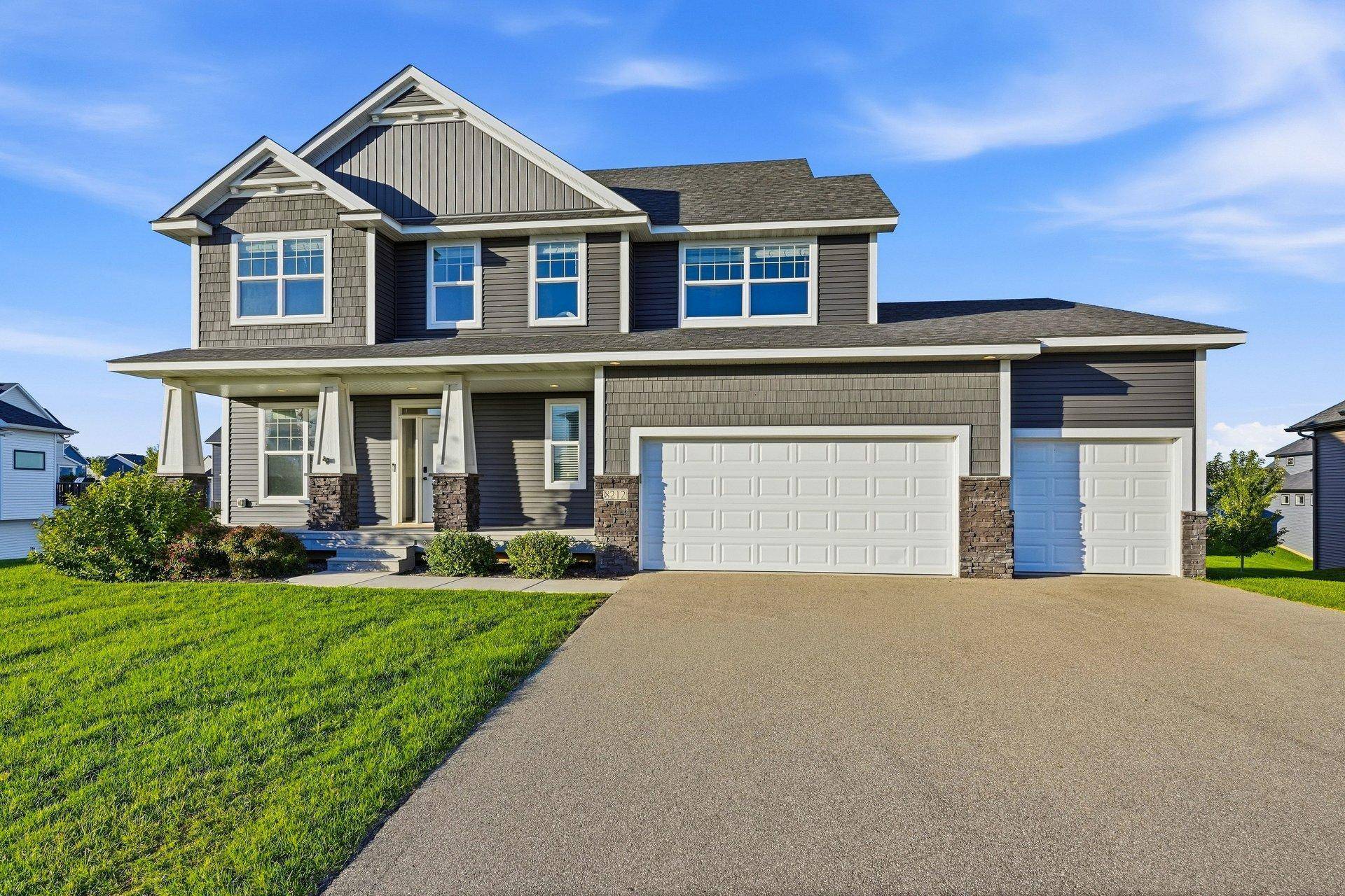 8212 198th ST W, Lakeville, MN 55044