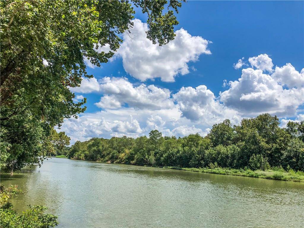 329 Riverwood DR, Bastrop, TX 78602