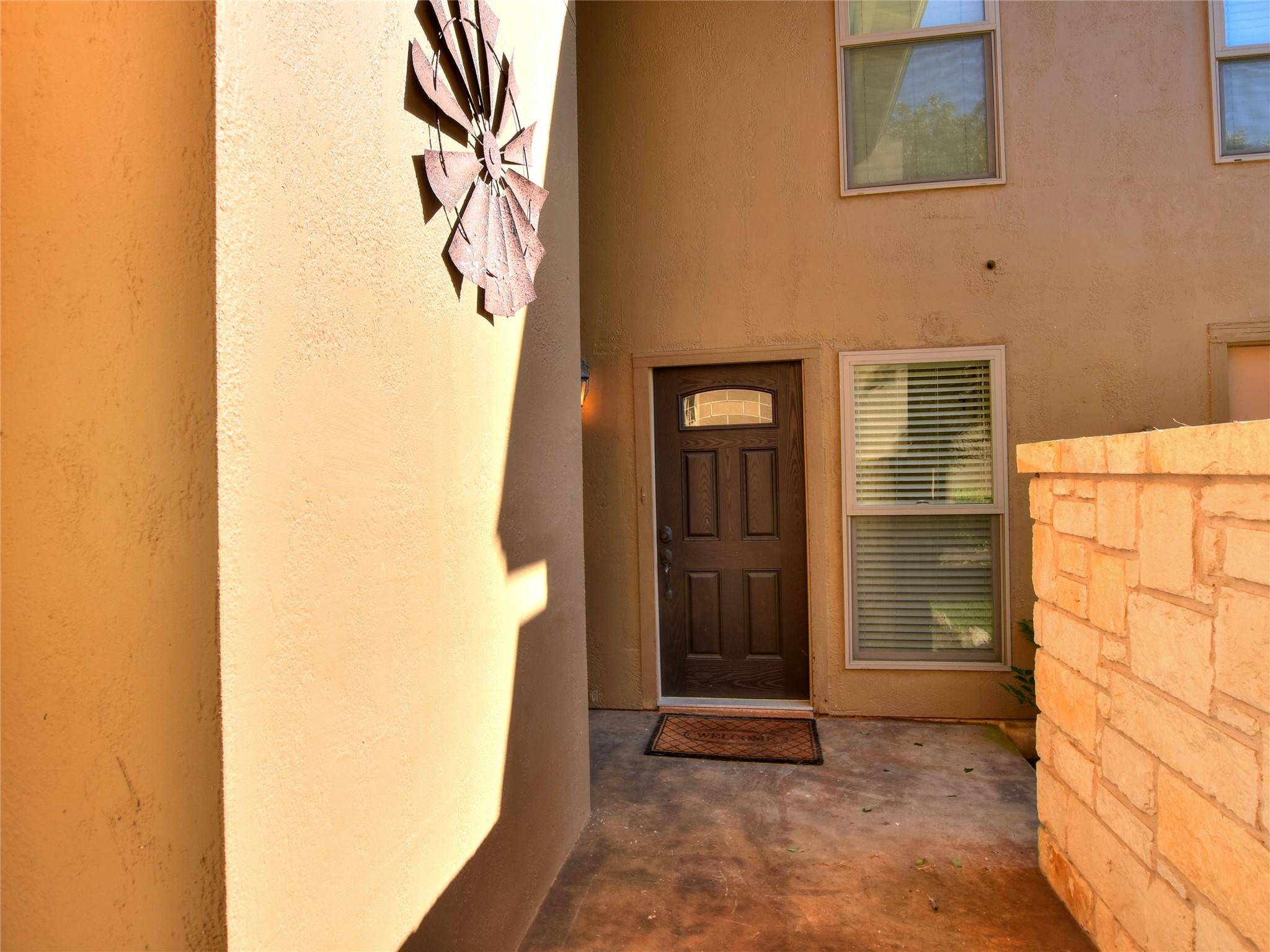 222 Lido ST #J-2, Lakeway, TX 78734