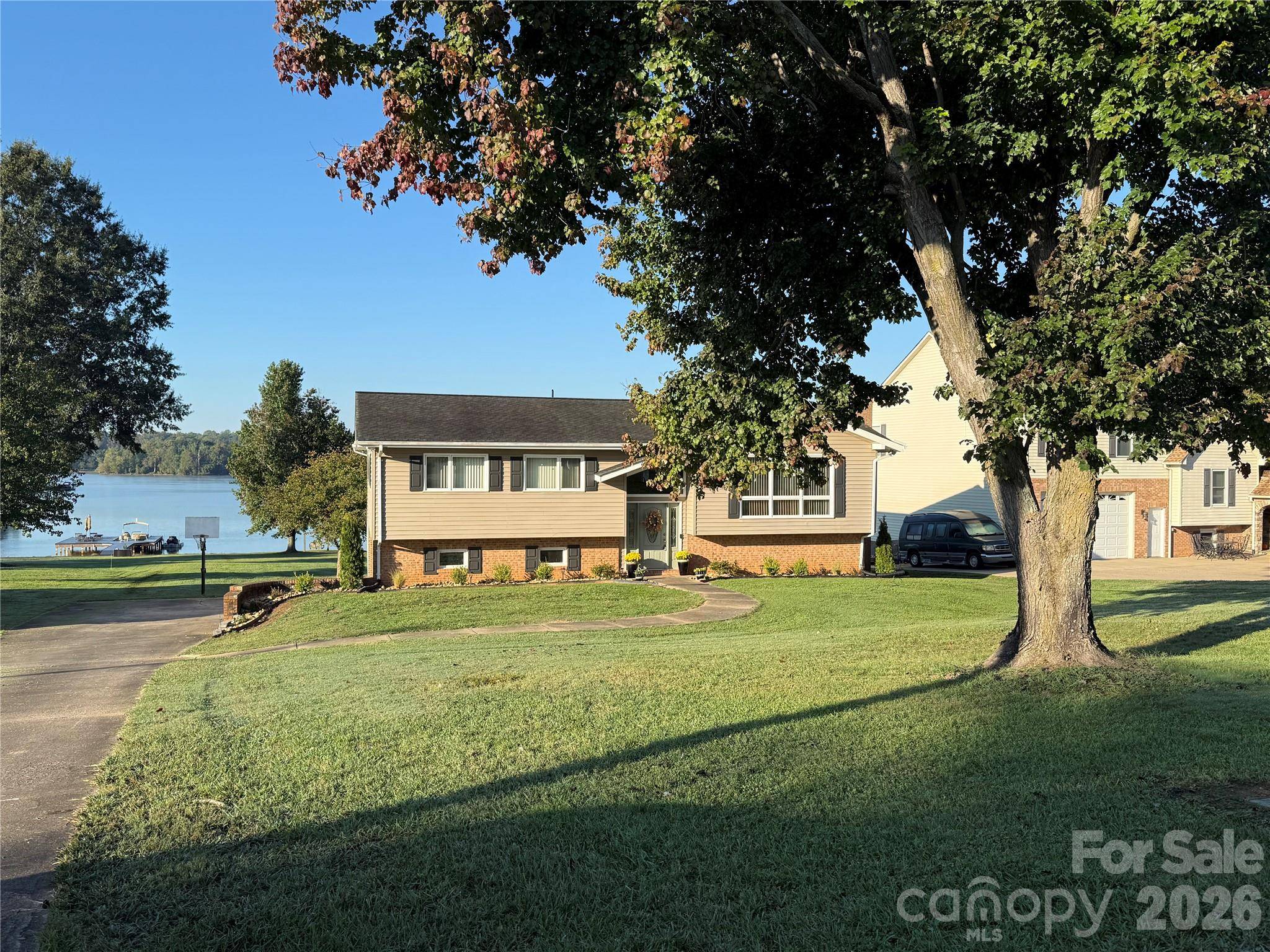 152 North Shore DR, Cherryville, NC 28021