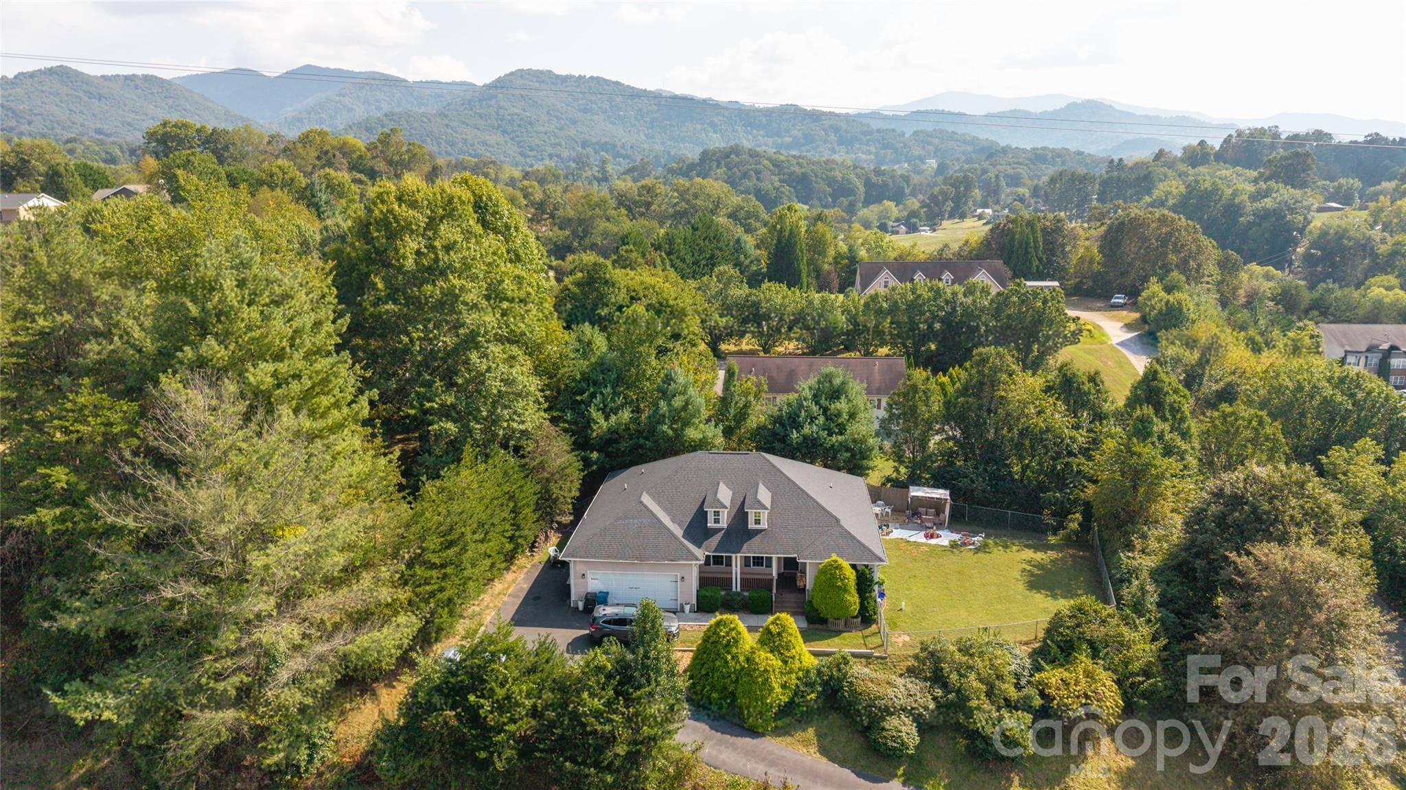 91 Crestview ST, Canton, NC 28716