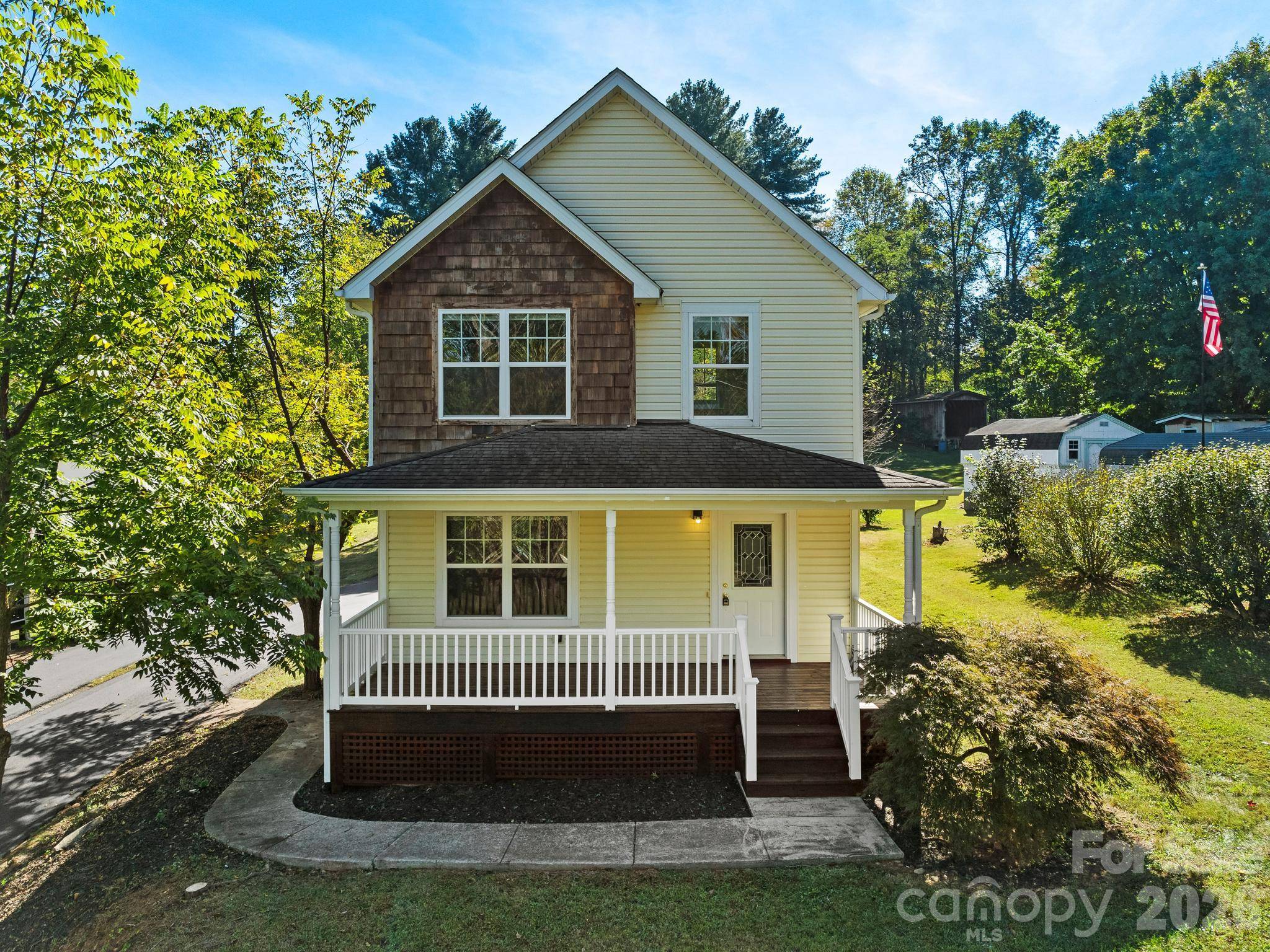 81 Crayton RD, Asheville, NC 28803