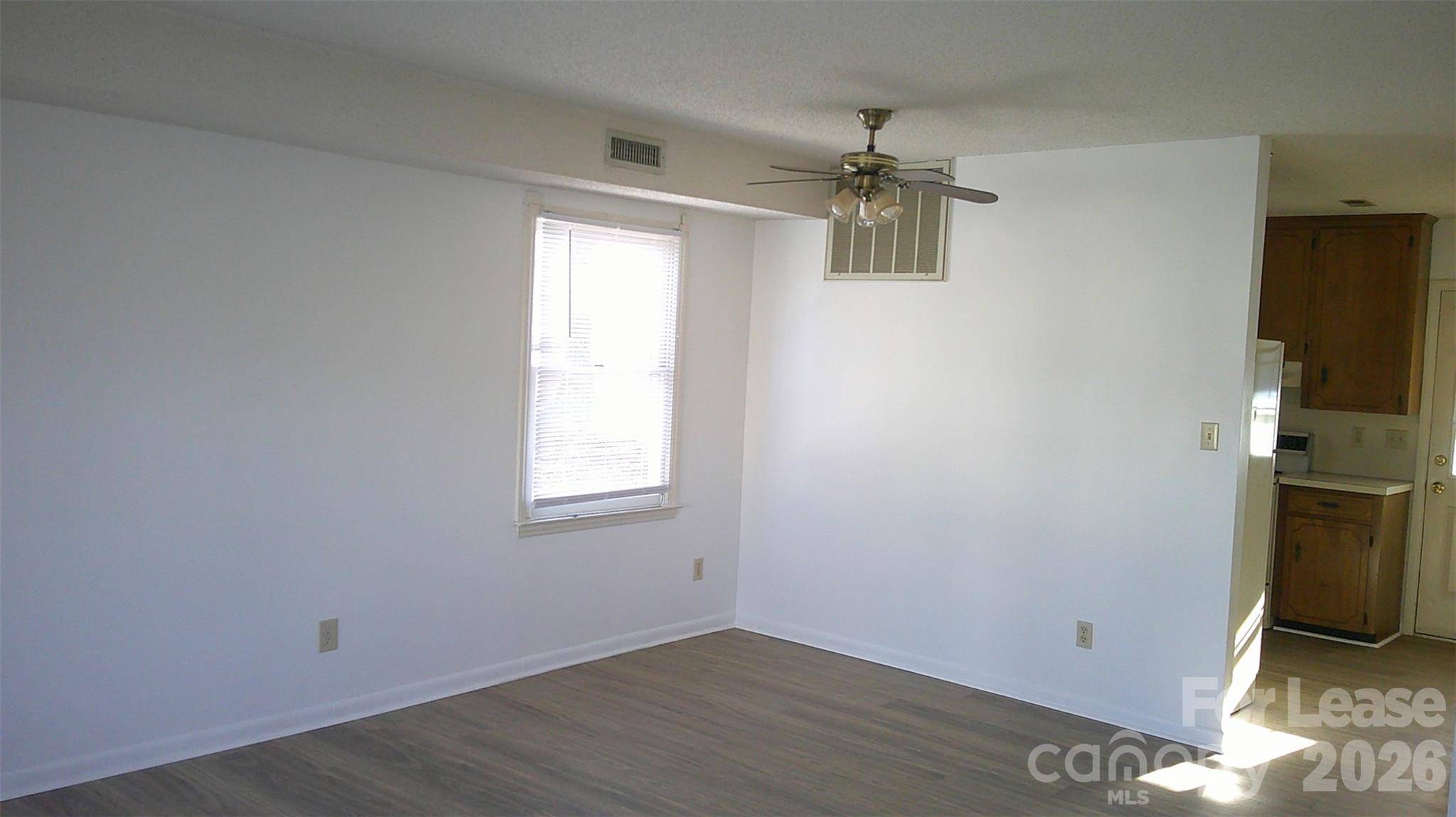 114 5th AVE NE #B, Conover, NC 28613