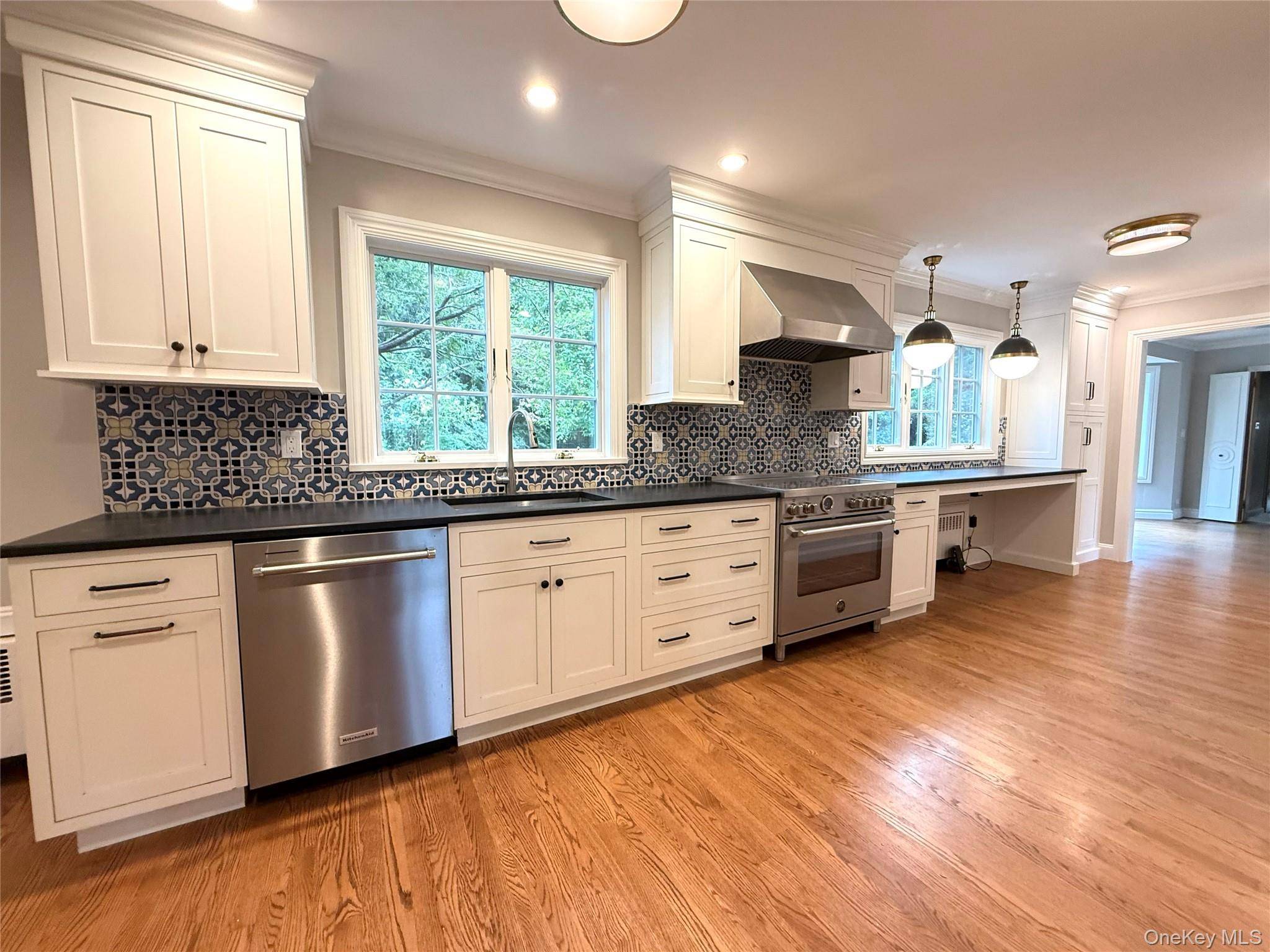 2 Saint Marks, Cold Spring Harbor, NY 11724