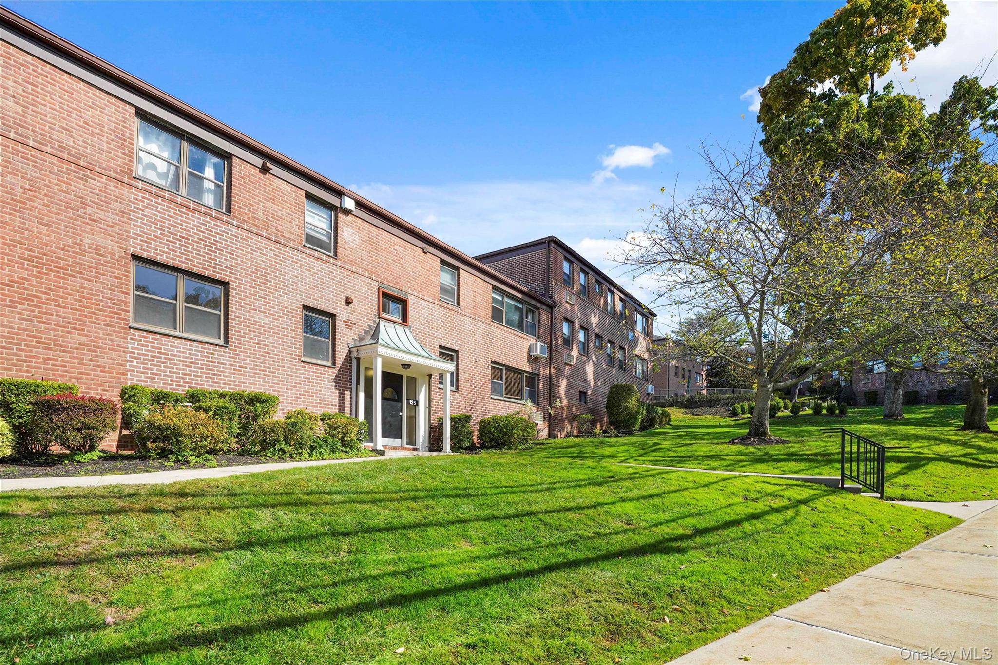 125 Beacon Hill DR #F-11, Dobbs Ferry, NY 10502