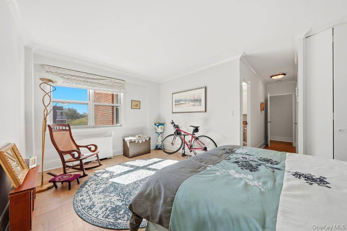 250 Garth RD #5B3, Scarsdale, NY 10583