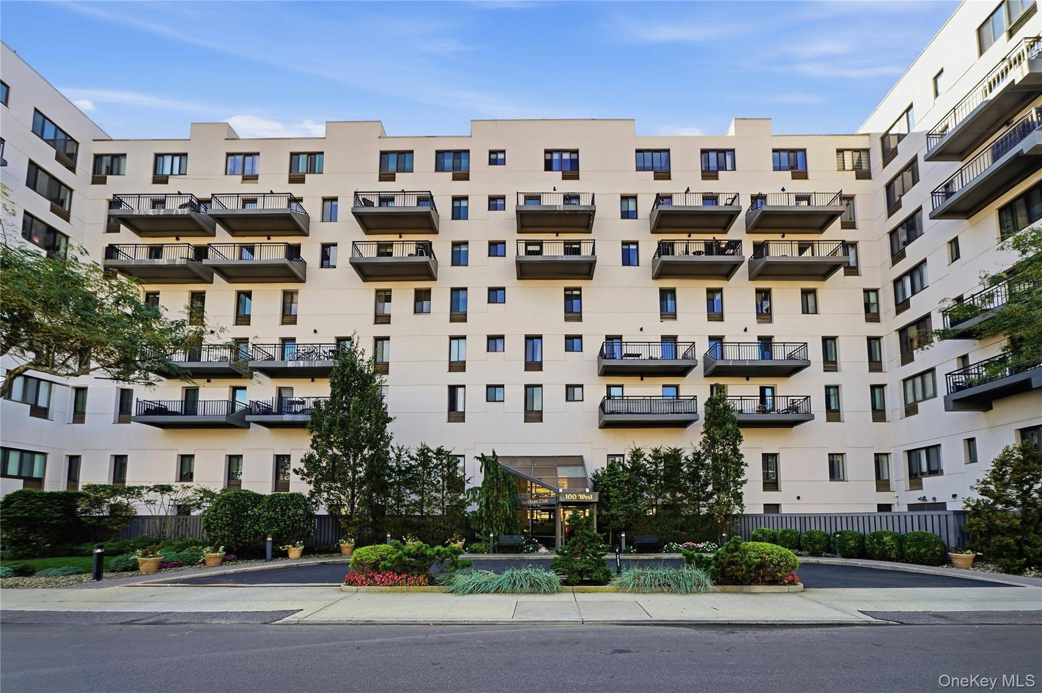 100 W Broadway ##6Q, Long Beach, NY 11561