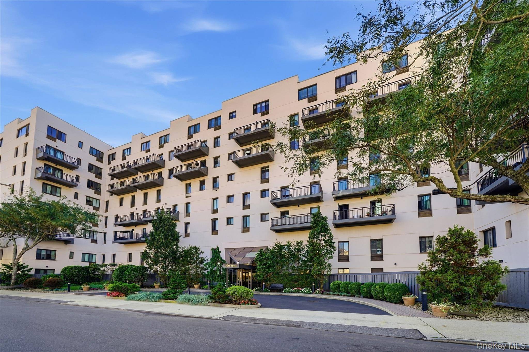 100 W Broadway ##6Q, Long Beach, NY 11561