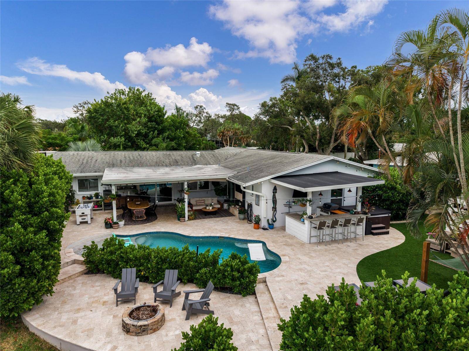 4785 BUTTERFLY PL NE, St Petersburg, FL 33703