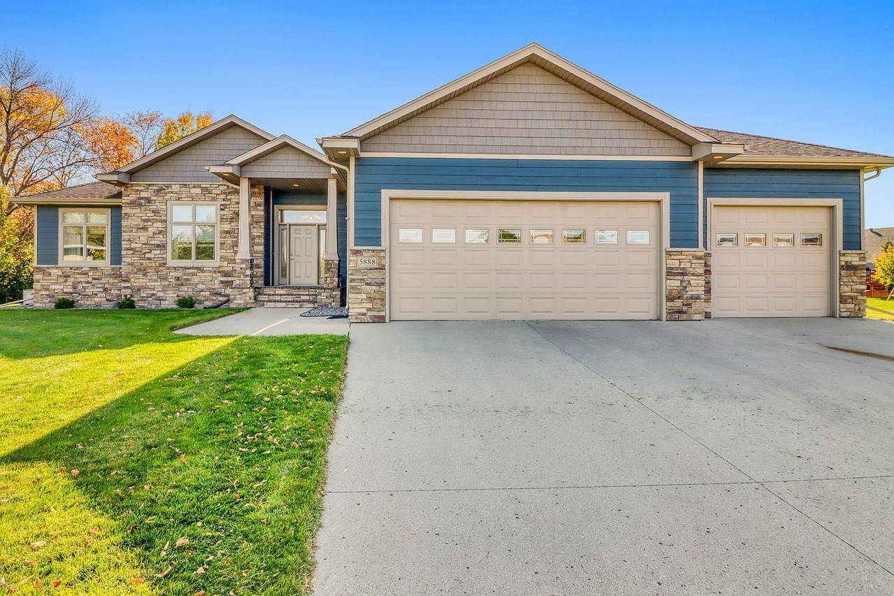 5888 26th ST S, Fargo, ND 58104
